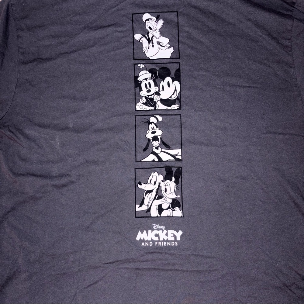 ASOS DESIGN Disney oversized unisex tee in charcoal Mickey and Friends Med - Picture 6 of 7